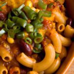 Hearty One-Pot Vegetarian Chili Mac: Easy Comfort Meal
