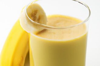 Energize Your Day with a Zesty Banana Lemon Ginger Smoothie