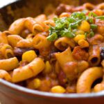 Hearty One-Pot Vegetarian Chili Mac: Easy Comfort Food