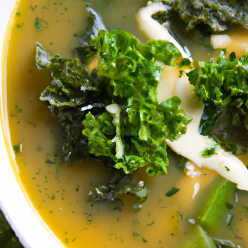 Soul-Warming Caramelized onion and Kale ⁢Soup Recipe